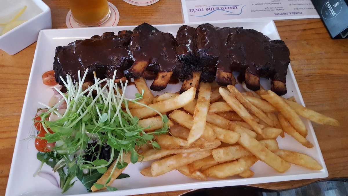 Wings & Ribs, Tavern At The Rocks