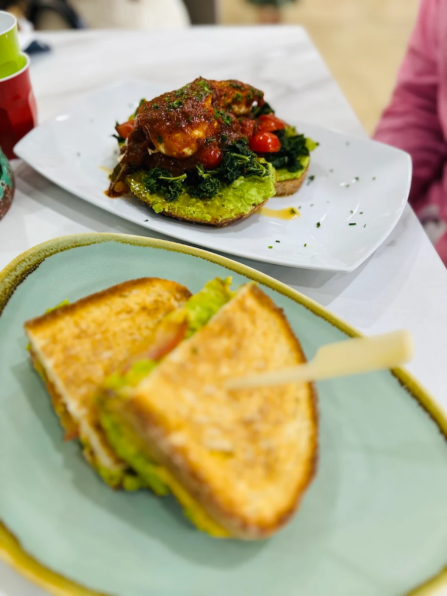 Highlights, Palm Beach Cafe & Restaurant