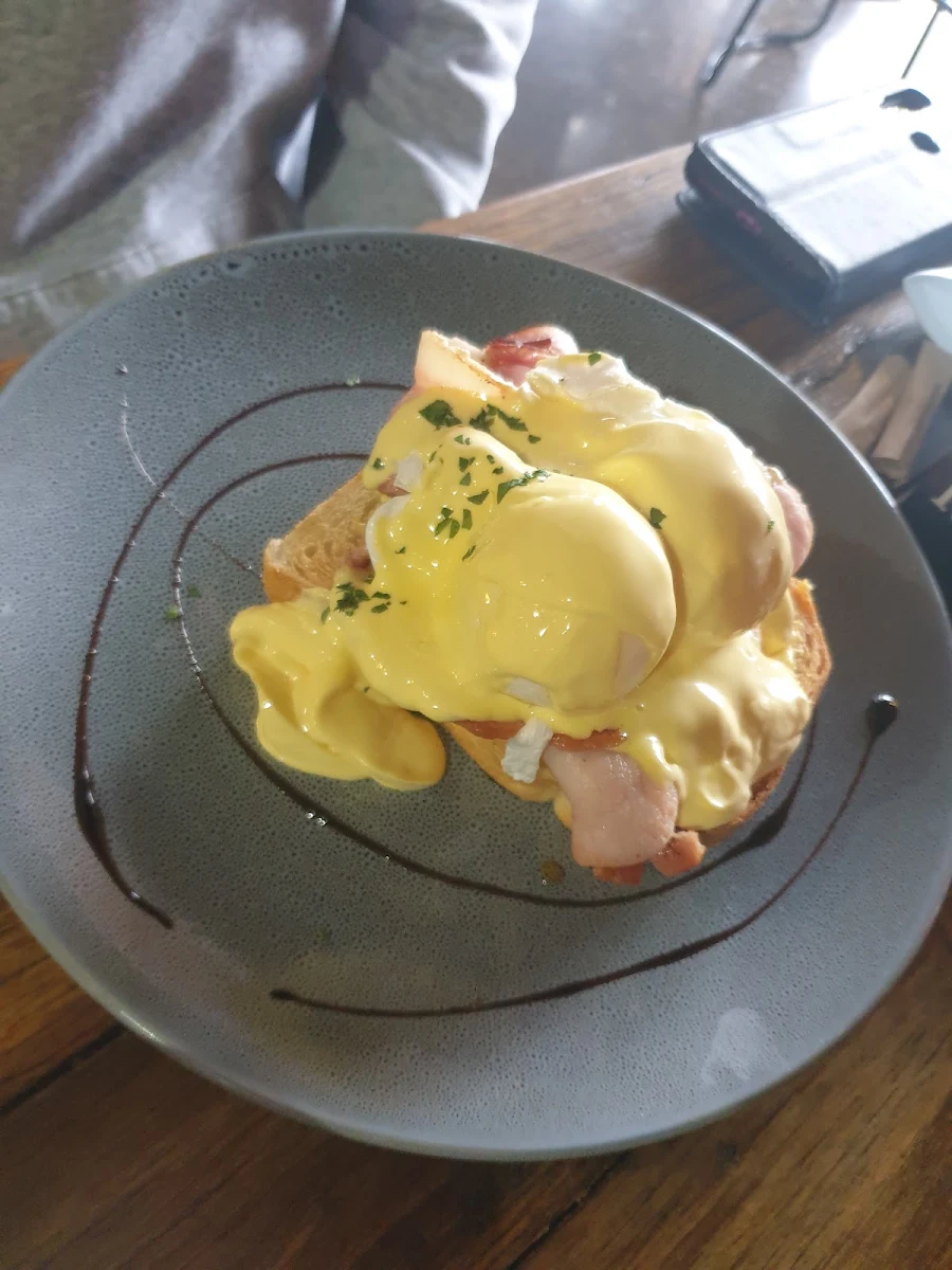 Eggs Benedict