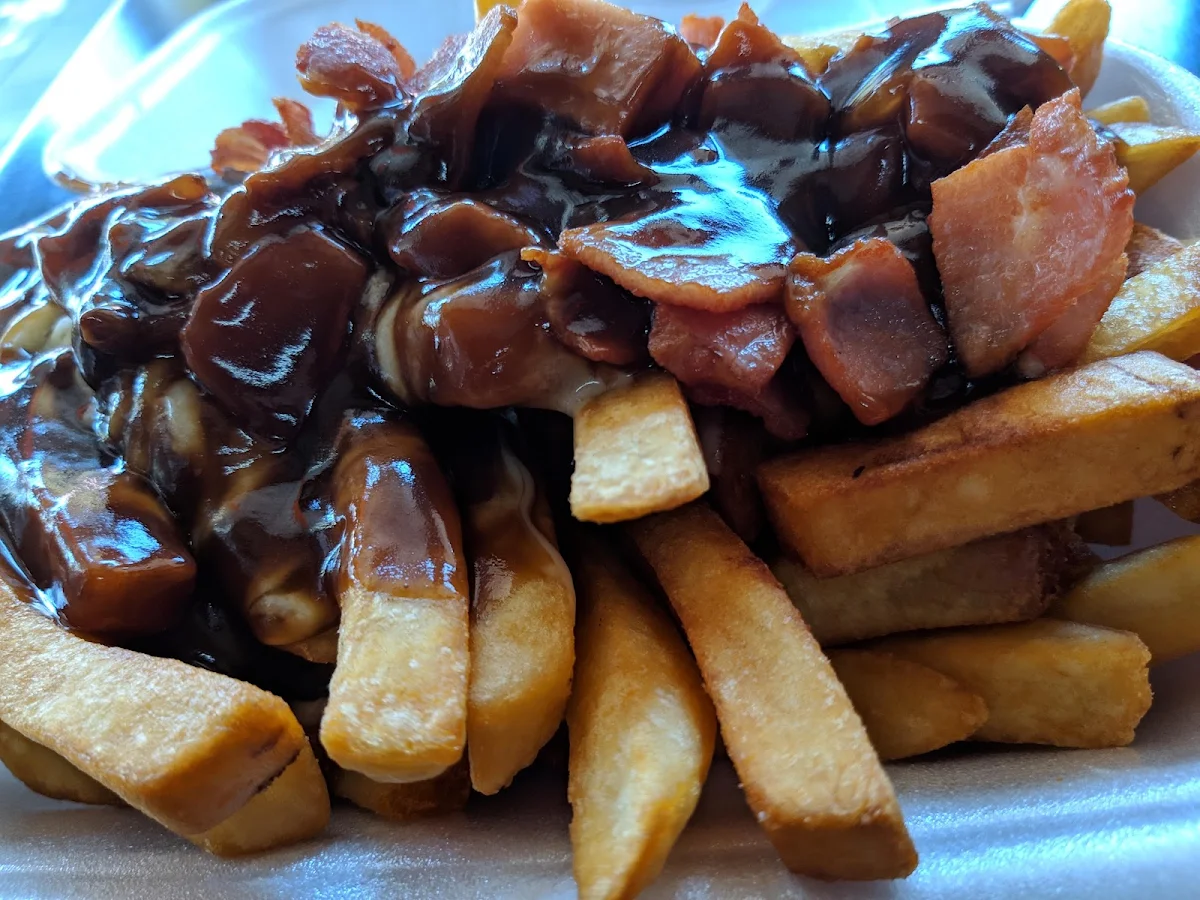 Chips Cheese & Gravy, Topper Cafe