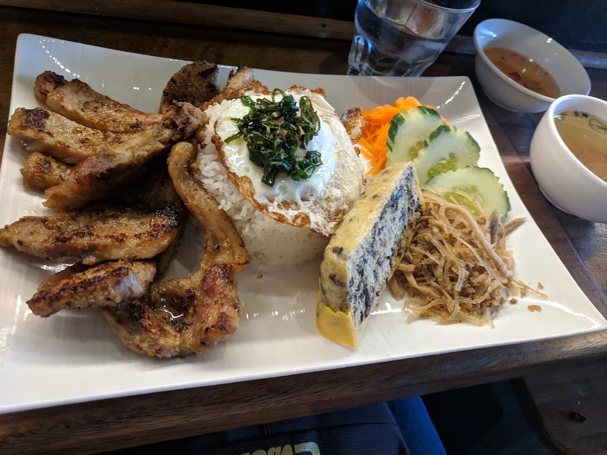 Com Tam, Tao Café