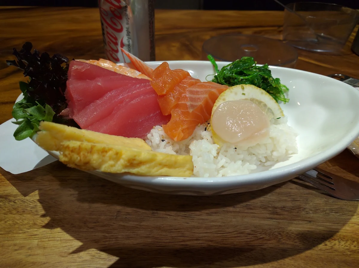 Large Sashimi, Tao Café