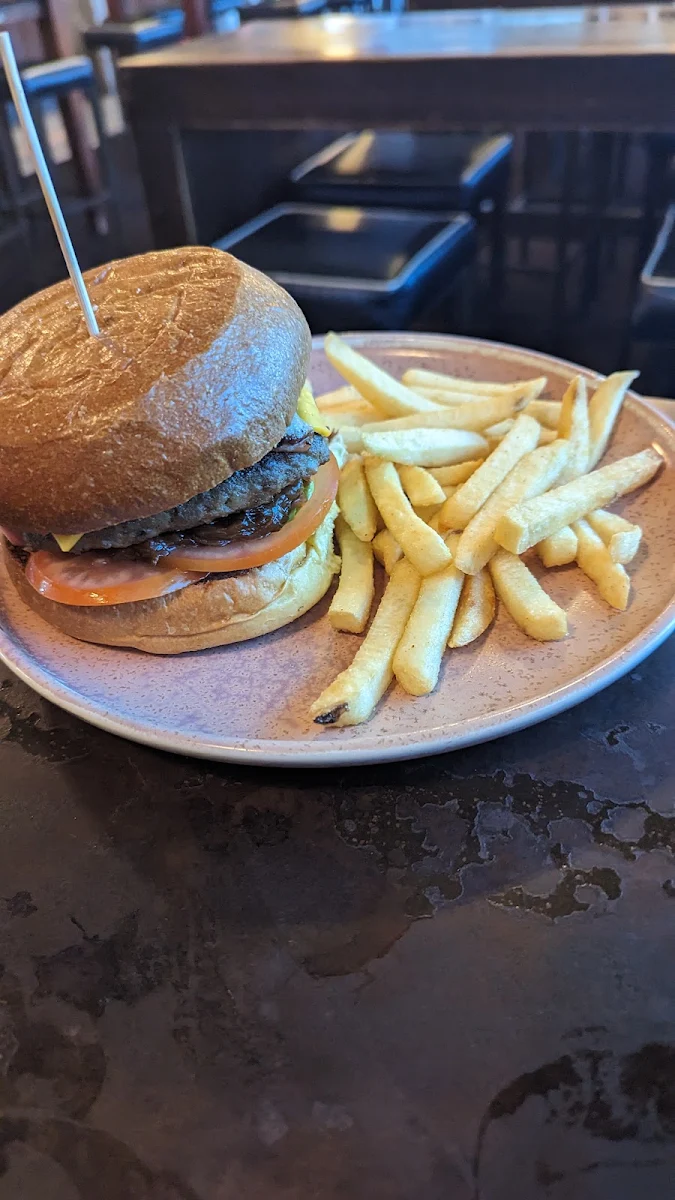 Highlights, Australian National Hotel