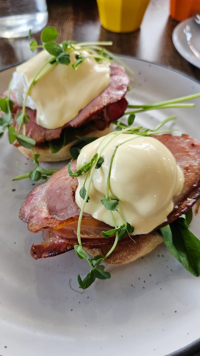 Eggs Benedict with Bacon