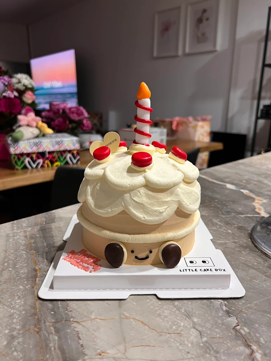 Highlights, Little Cake Box