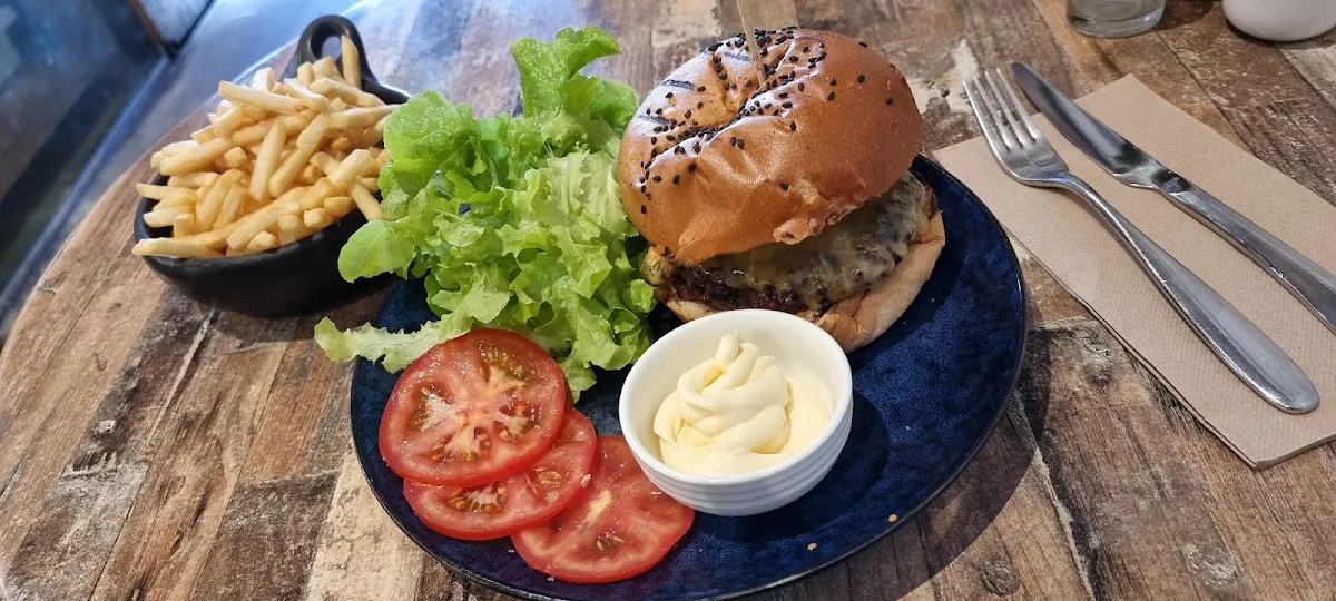 Cheeseburger, Ardi’s Block to Grill