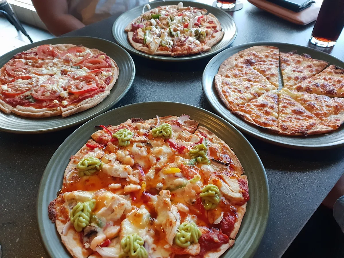 Prawns Pesto Pizza
