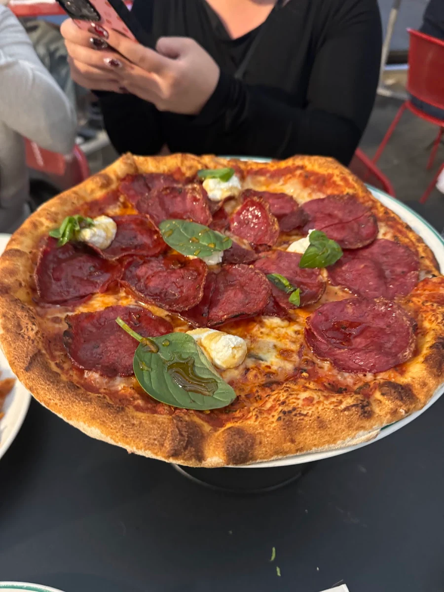 Ruby Rosa Pizza, Gellafrenda