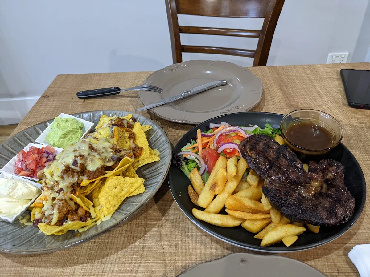 Highlights, Dapto Hotel