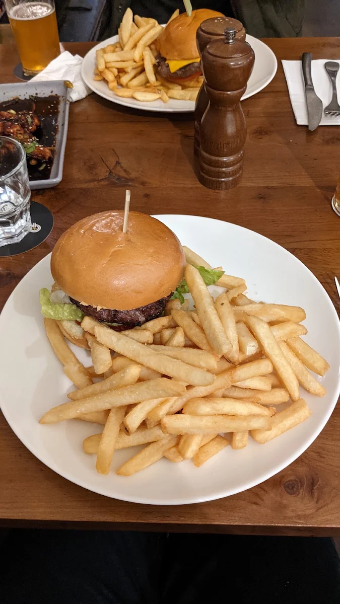 Beef Burger, Queens Tavern