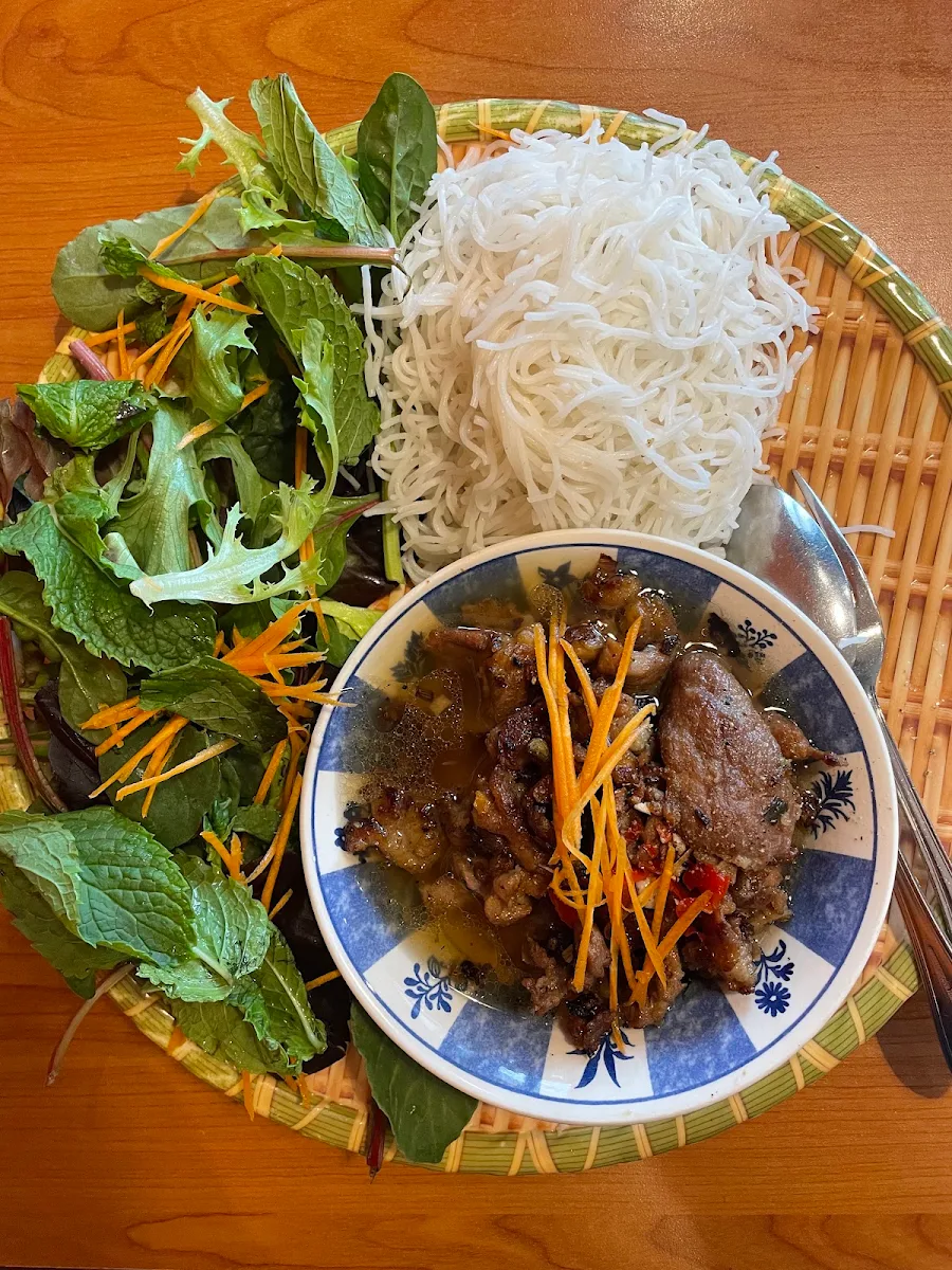 Crispy Tofu with Vermicelli and Salad