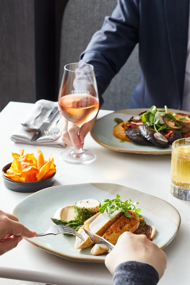 Highlights, Fifth Restaurant