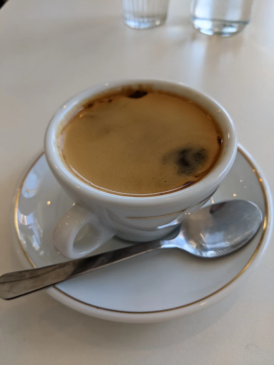 Long Black, Ada's Affair Darlo