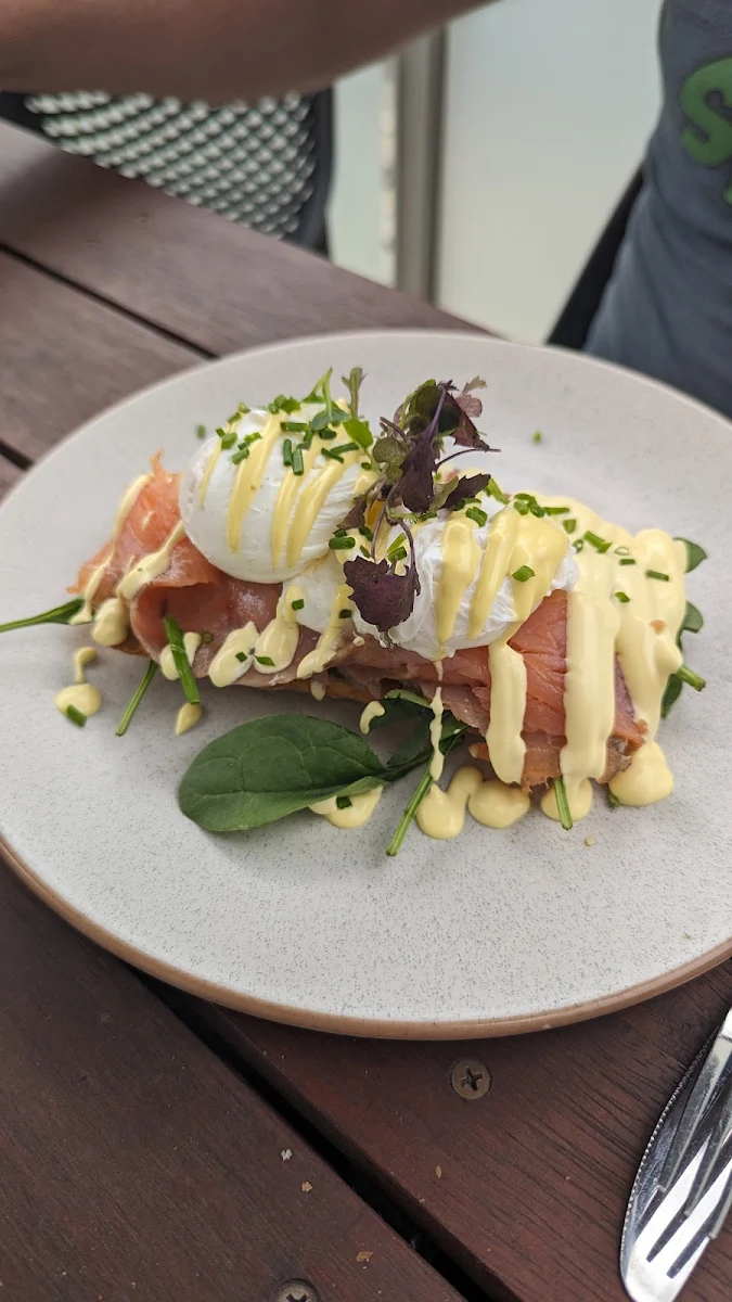 Salmon Benedict, The Coffee Club