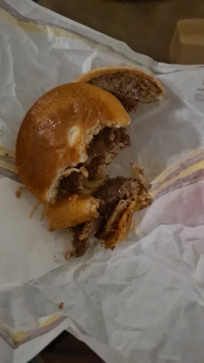 Cheeseburger, McDonald's Hoddle St