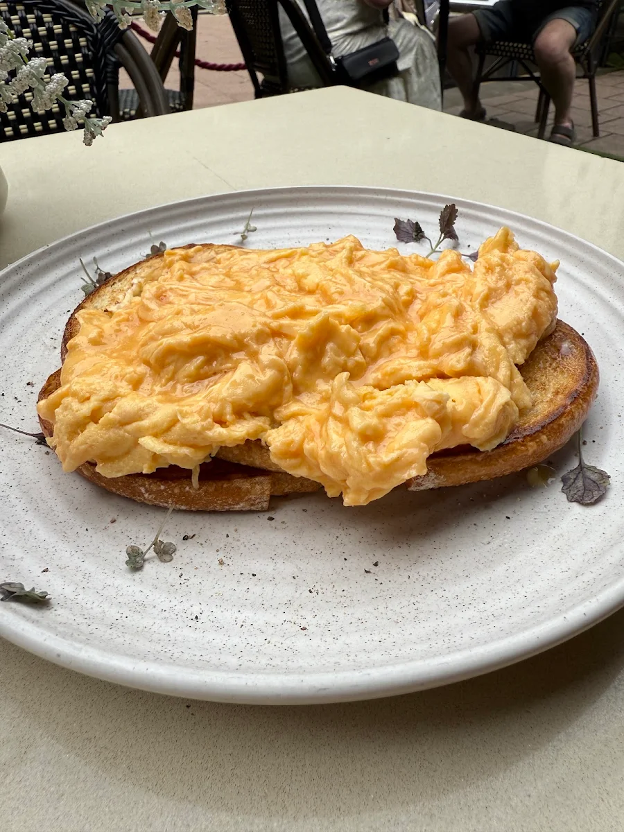 Scrambled Eggs, Metro St James