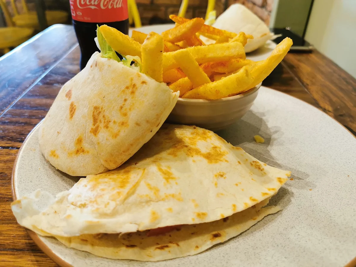 Quesadilla Combo 590 Kcal