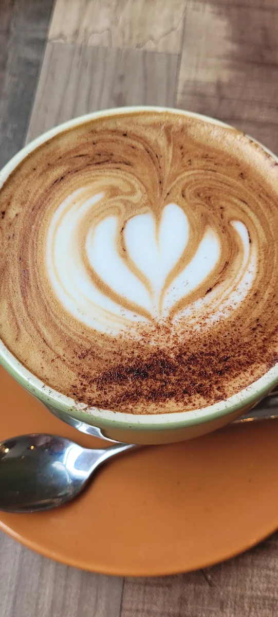 Decaf Cappuccino, The momos