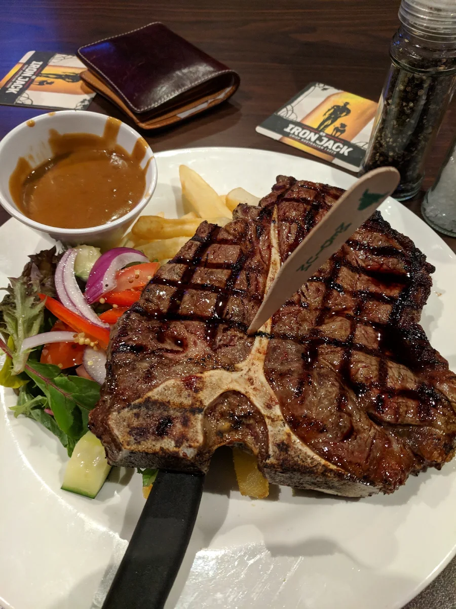 T-Bone Steak Chips Salad