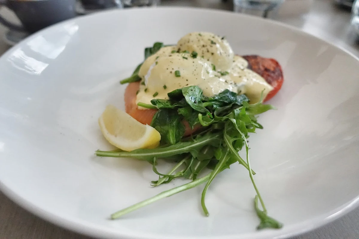 Eggs Benedict, Bistro C