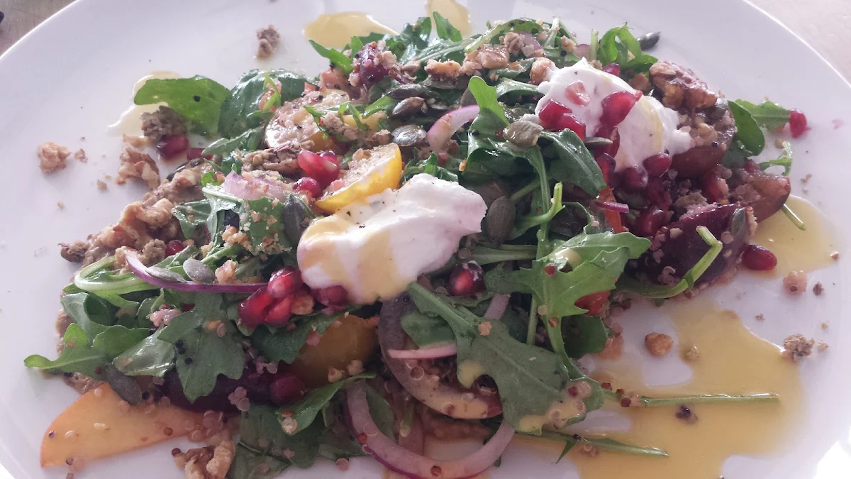 Super Salad, Bistro C