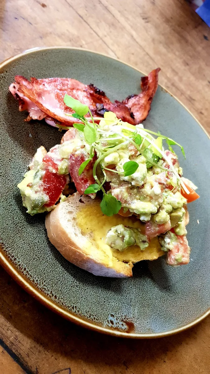 Smashed Avocado, Cafe On Cusack