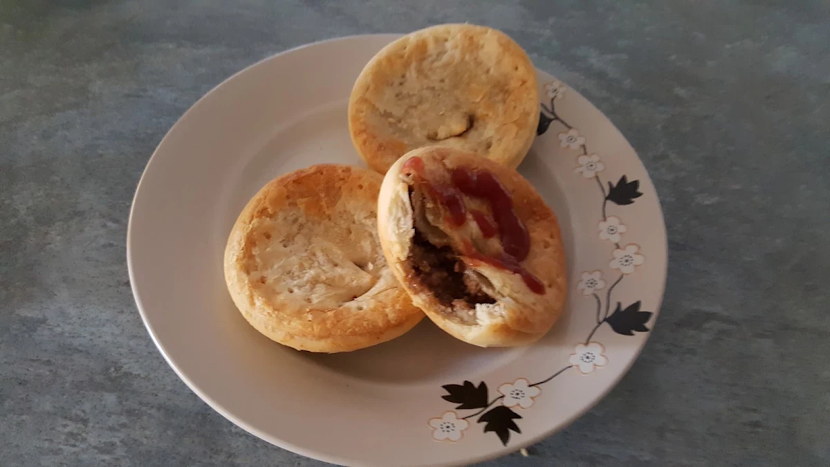 Super, Perrymans Bakery