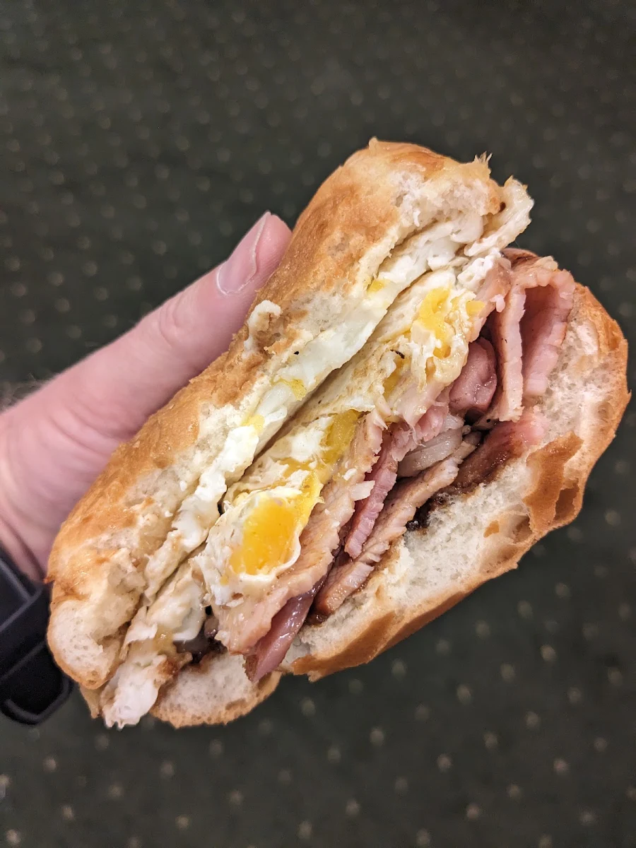 Bacon Egg Roll, Zbar & Restaurant Collaroy Plateau
