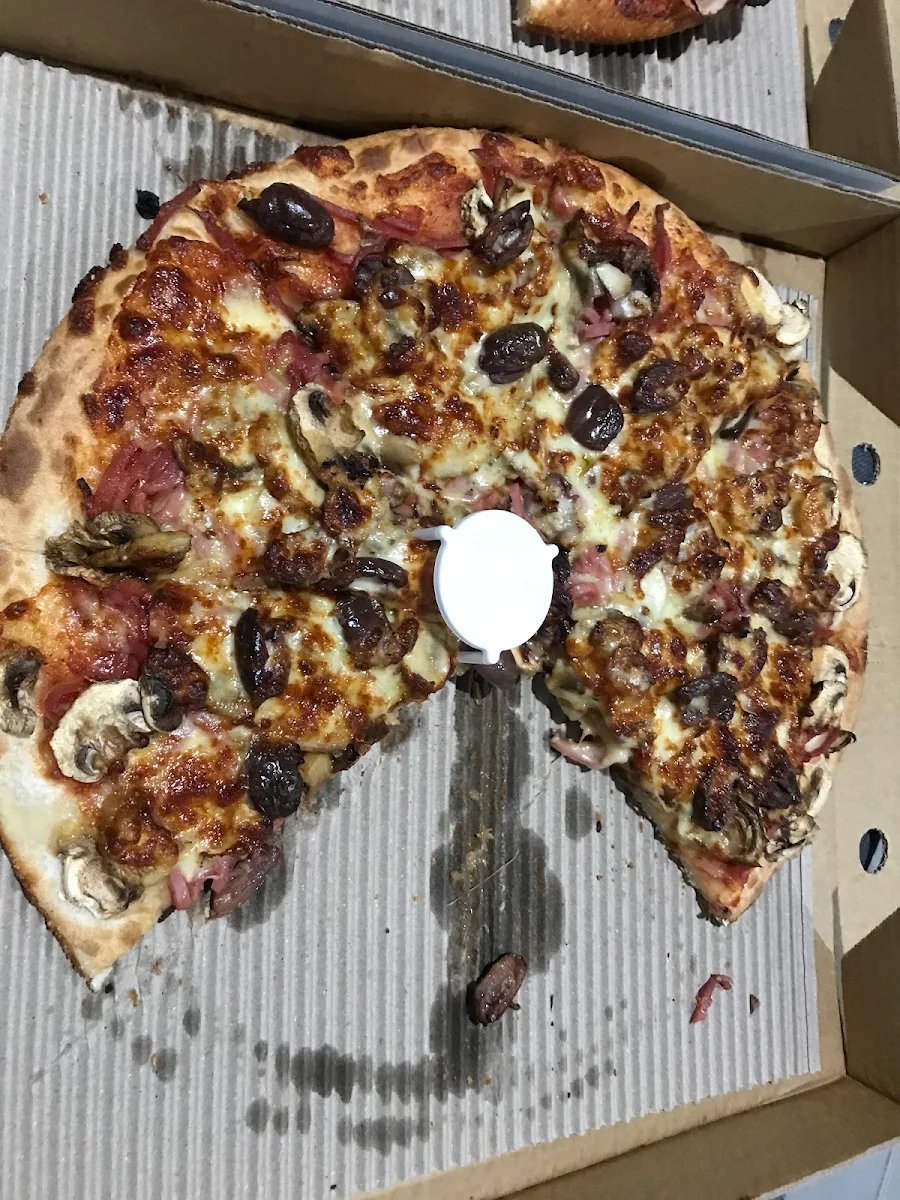 Highlights, Laurimar Pizza