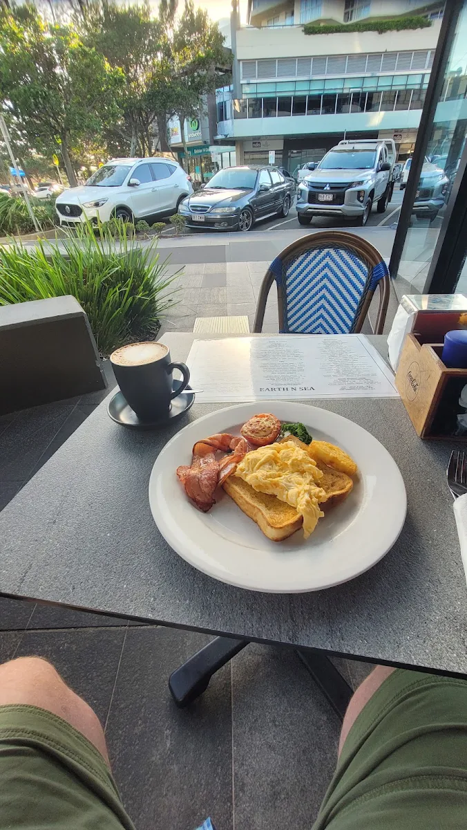 Scrambled Eggs & Bacon, Earth 'n' Sea Pizza