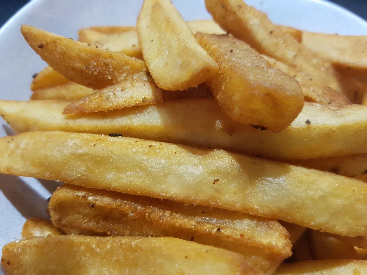 Large Chips, The Coffee Club Café