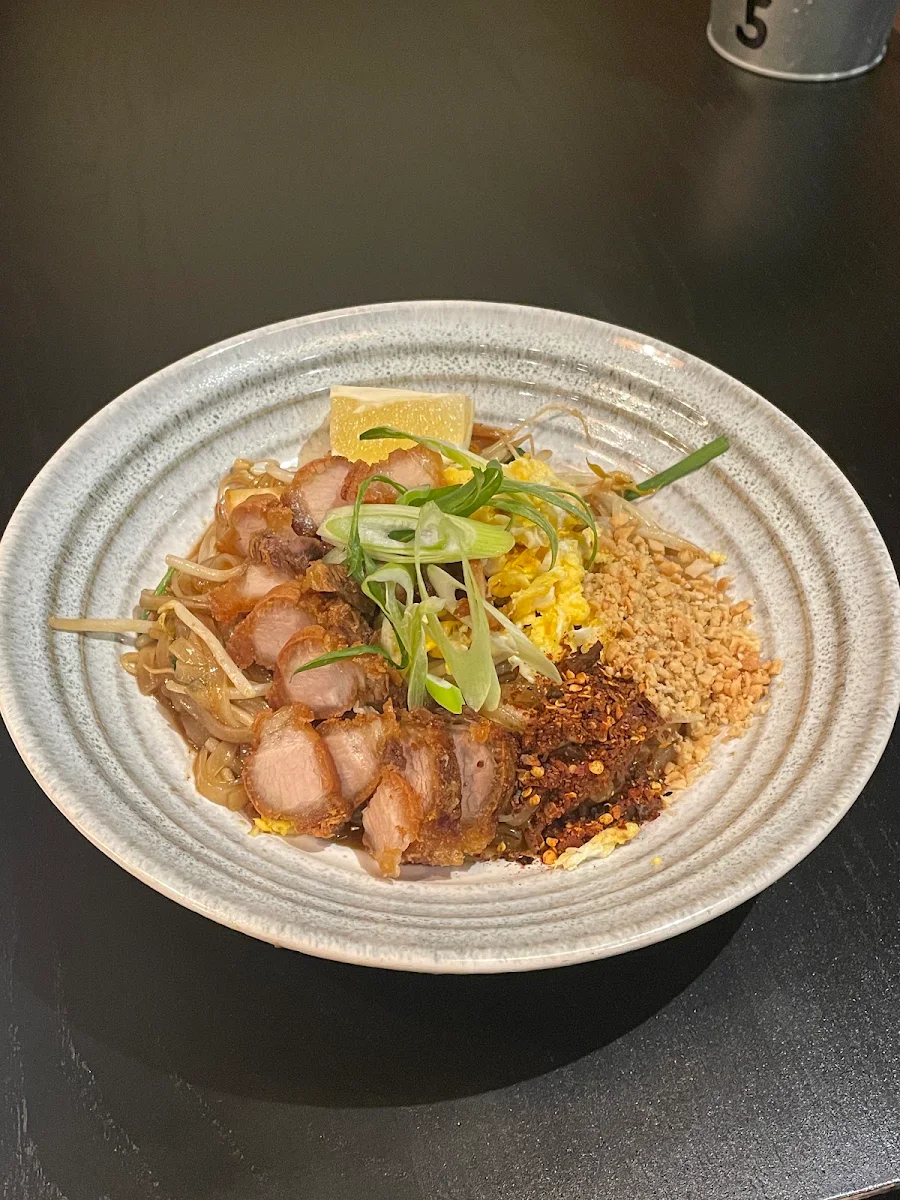 Pad Thai with Crispy Pork