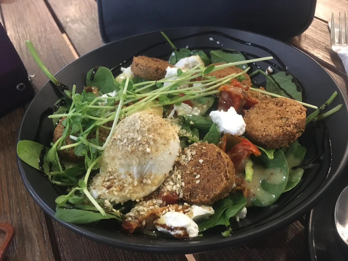 Mediterranean Falafel Salad