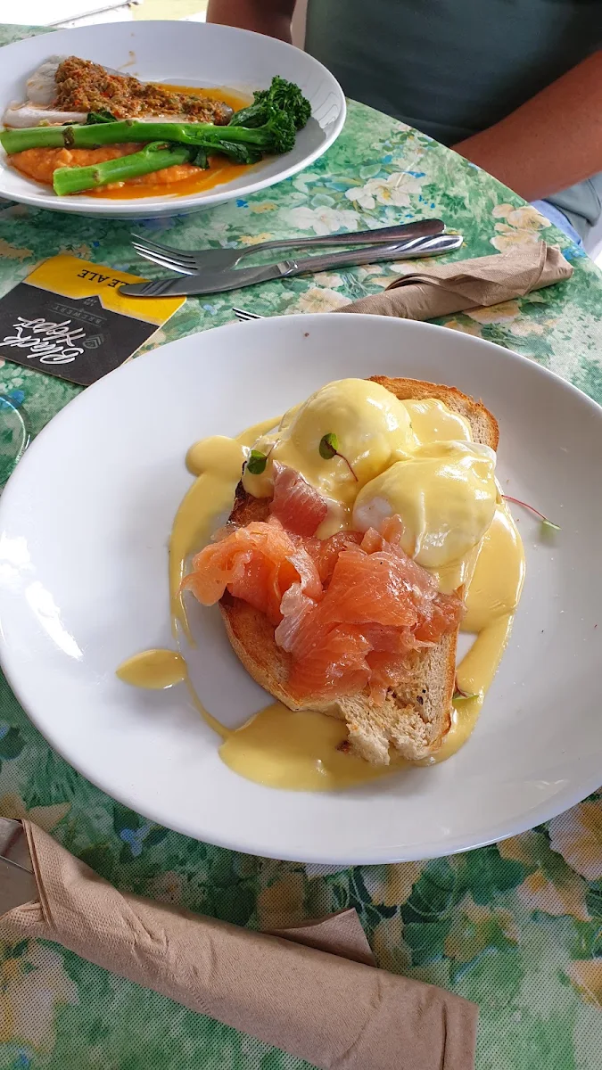 Eggs Benedict with Smoked Salmon