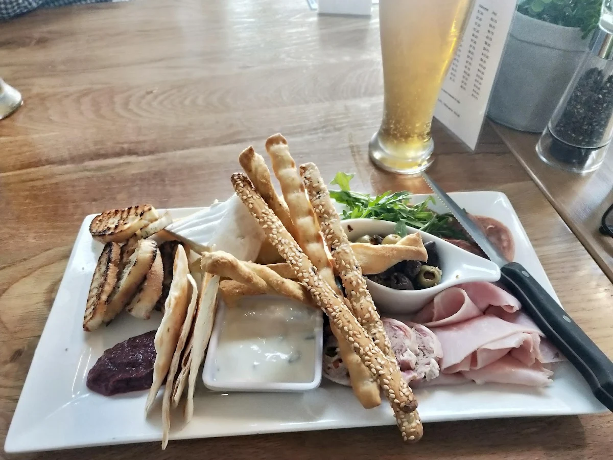 Plowmans Platter, Albury Brewhouse