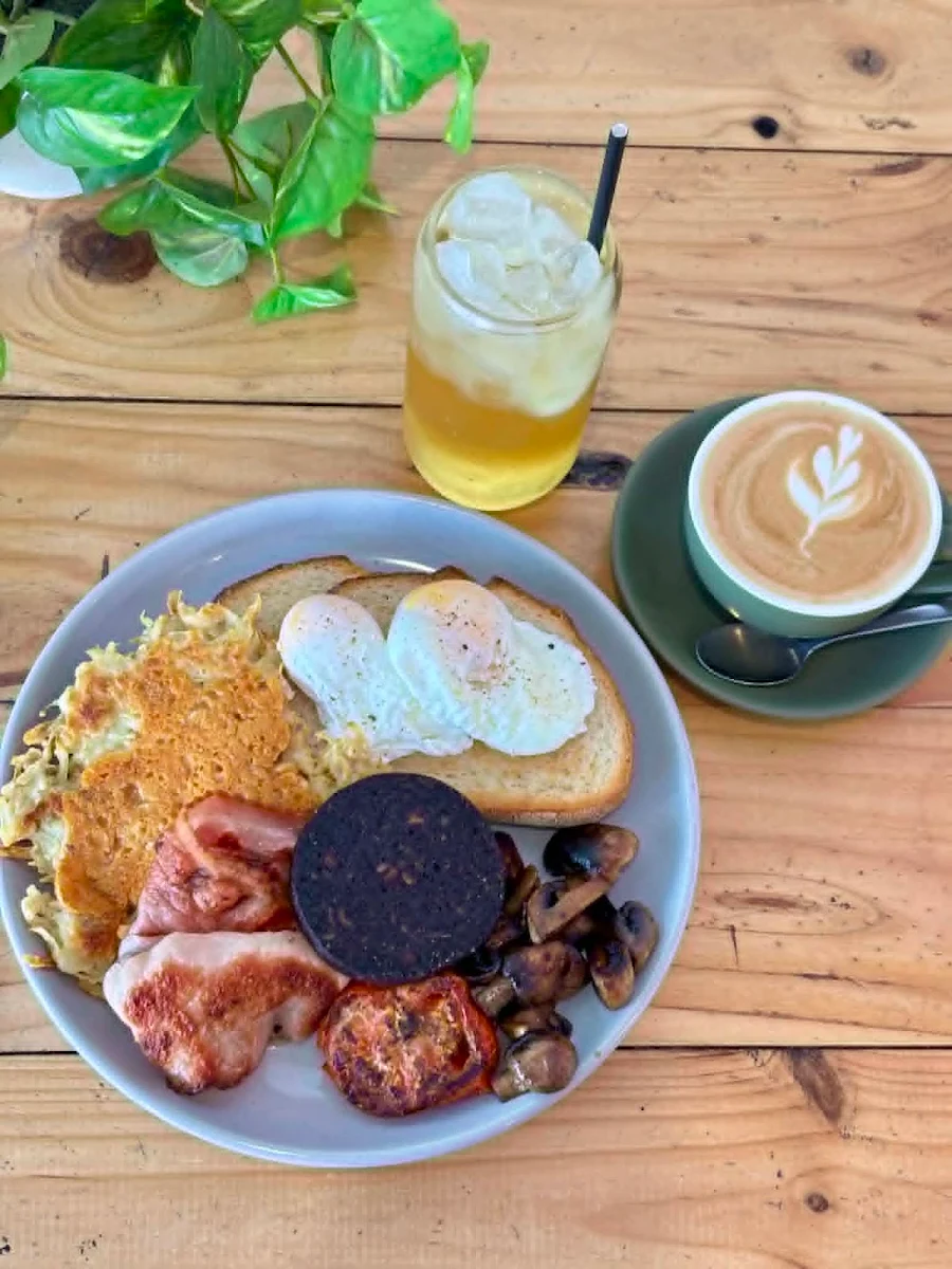 Highlights, Cafe Grove