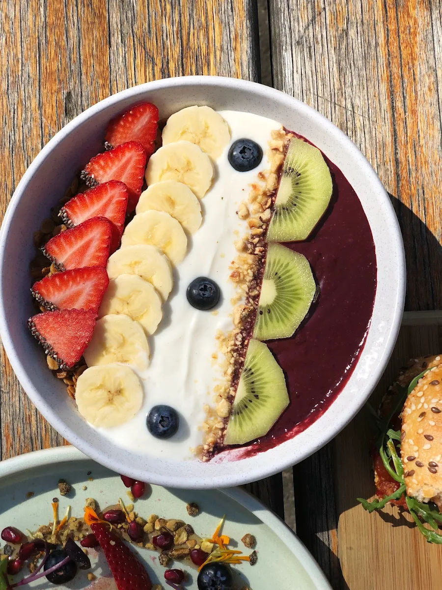 Breakfast Smoothie Bowl