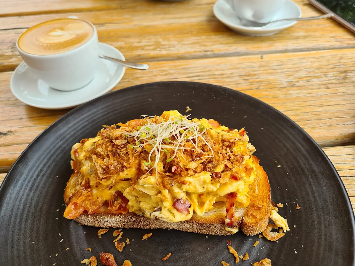 Chilli Scrambled Eggs