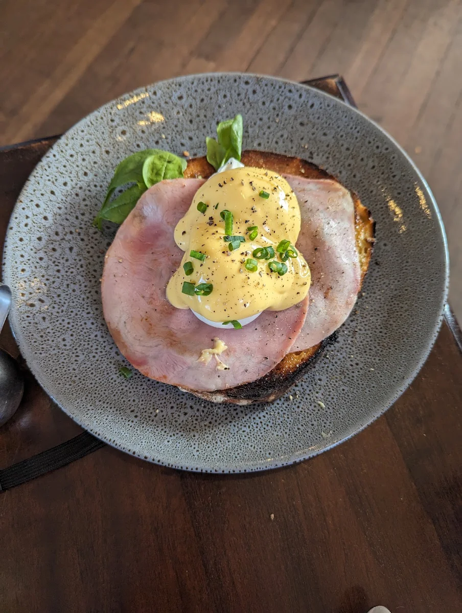Eggs Benedict