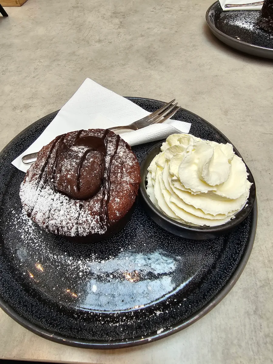 Highlights, Cafe Mira