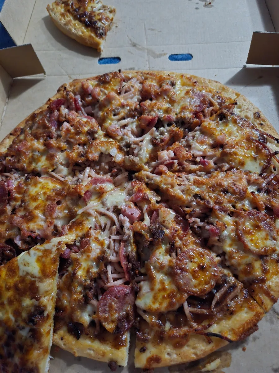Highlights, Giants Pizzeria Bentley Park