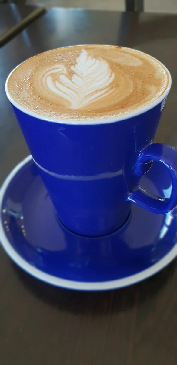 Flat White, Bliss Momos