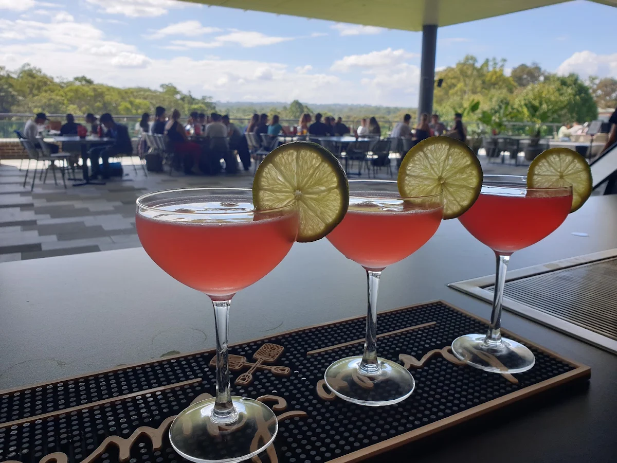 Cosmopolitan, Ubar