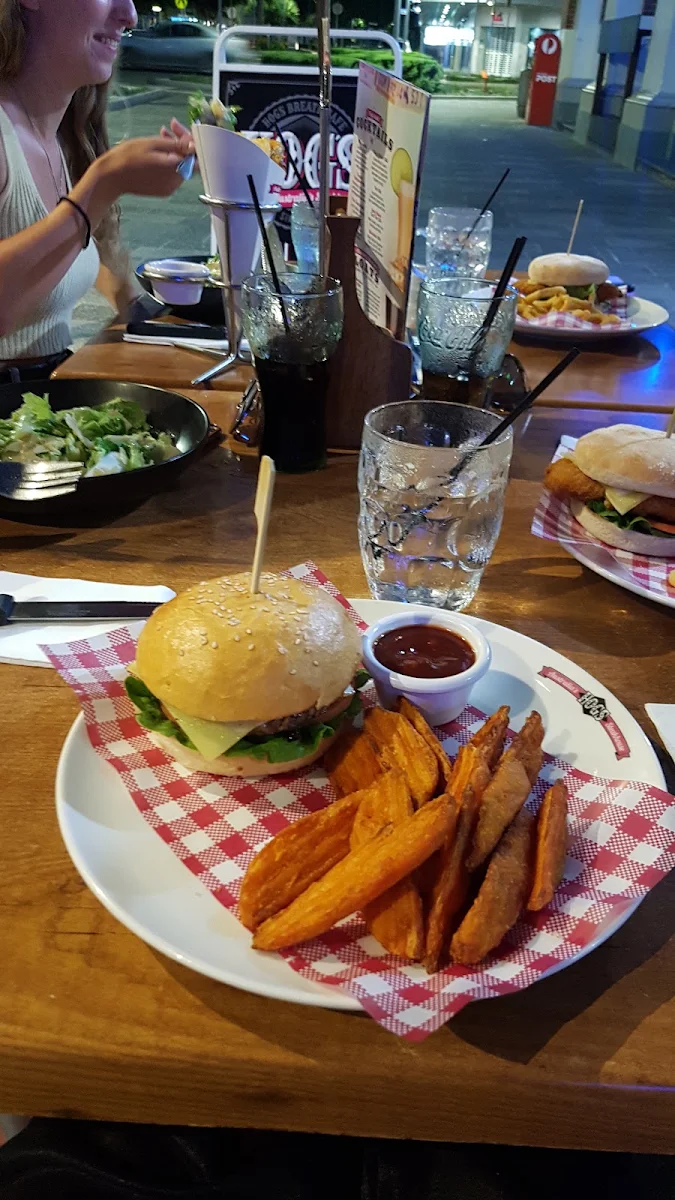 Cheeseburger, Hog's Breath Cafe Mackay