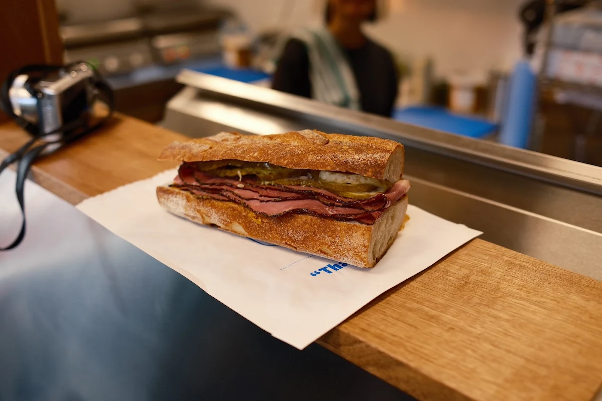 Highlights, Nico's Sandwich Deli (Stamford Hotel)