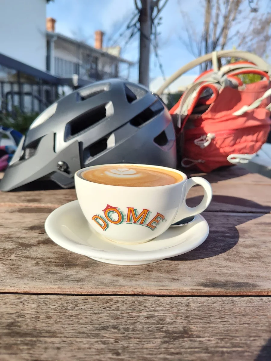 Flat White Coffee, Dôme Café - Northam