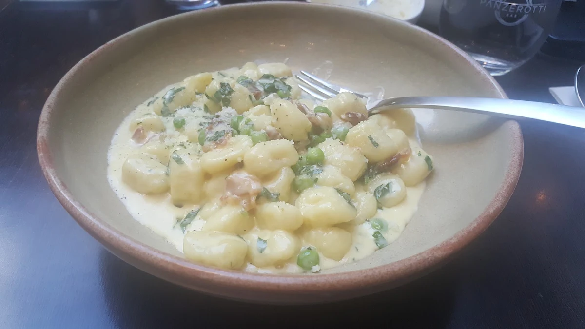 Highlights, Panzerotti Bistro