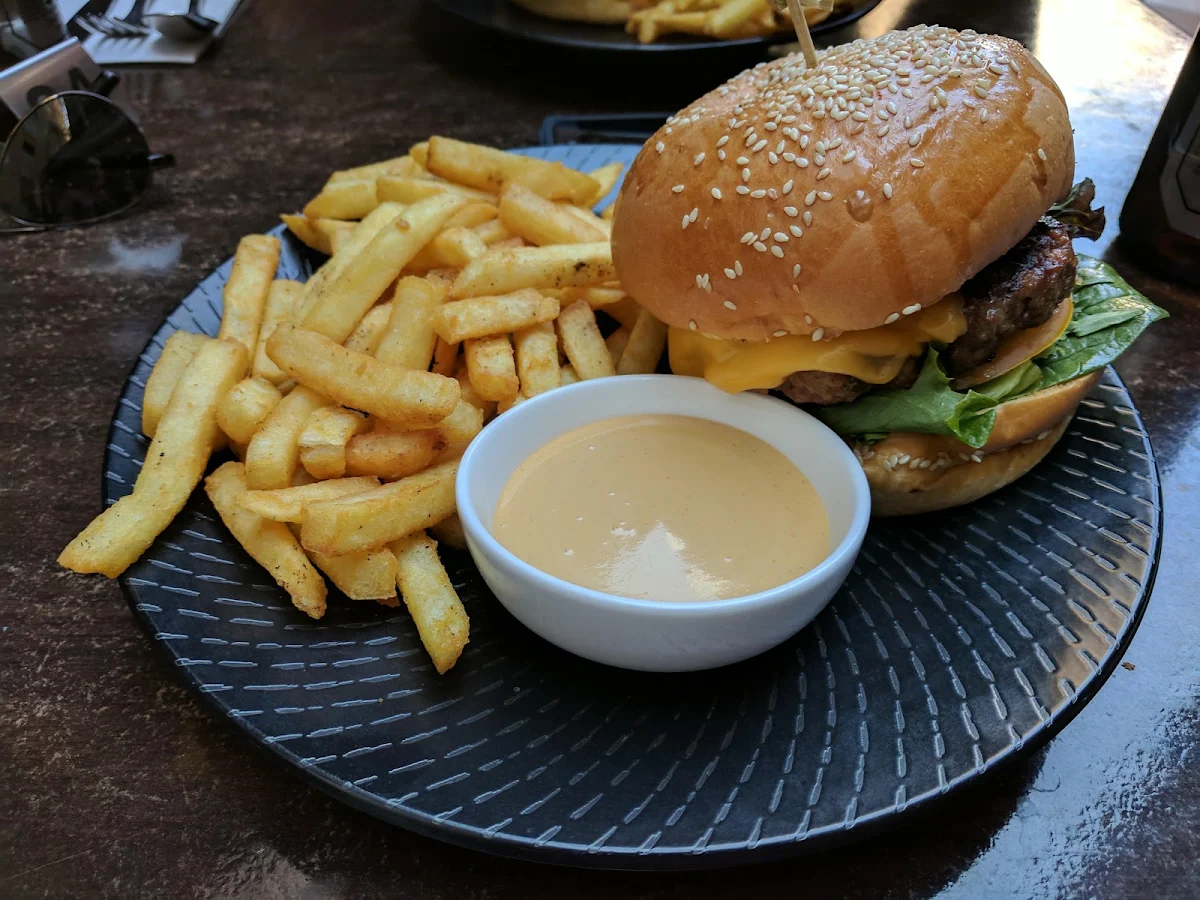 Highlights, Panzerotti Bistro