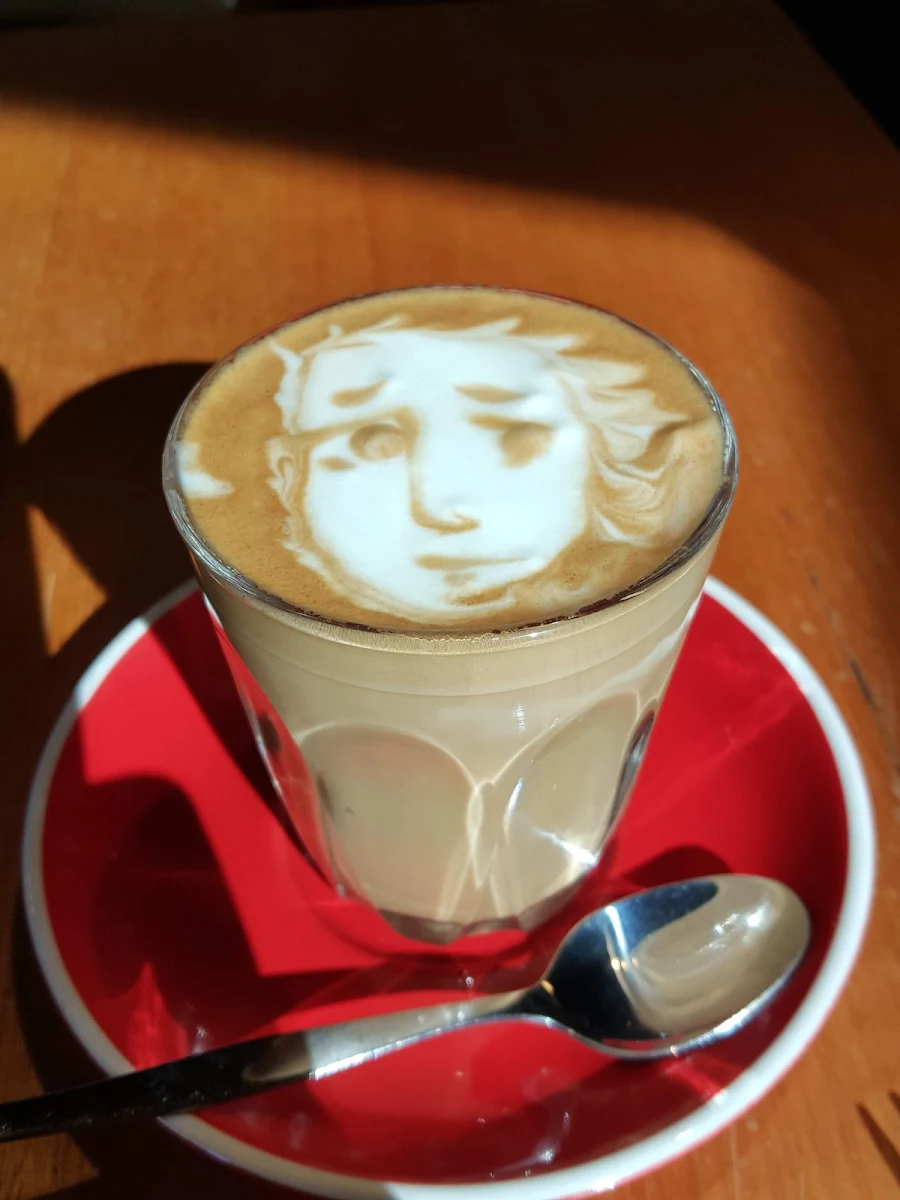 Latte, Panzerotti Bistro