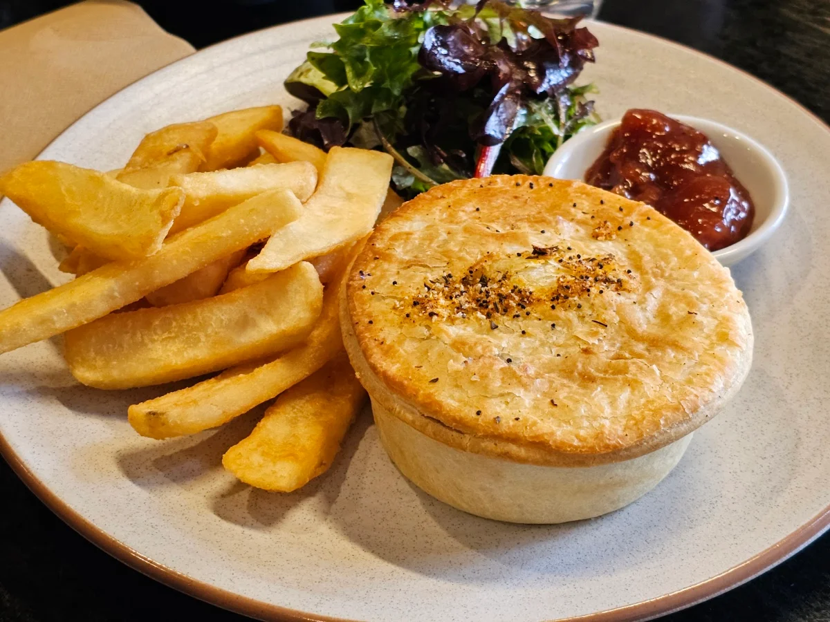 Meat Pie with Chips
